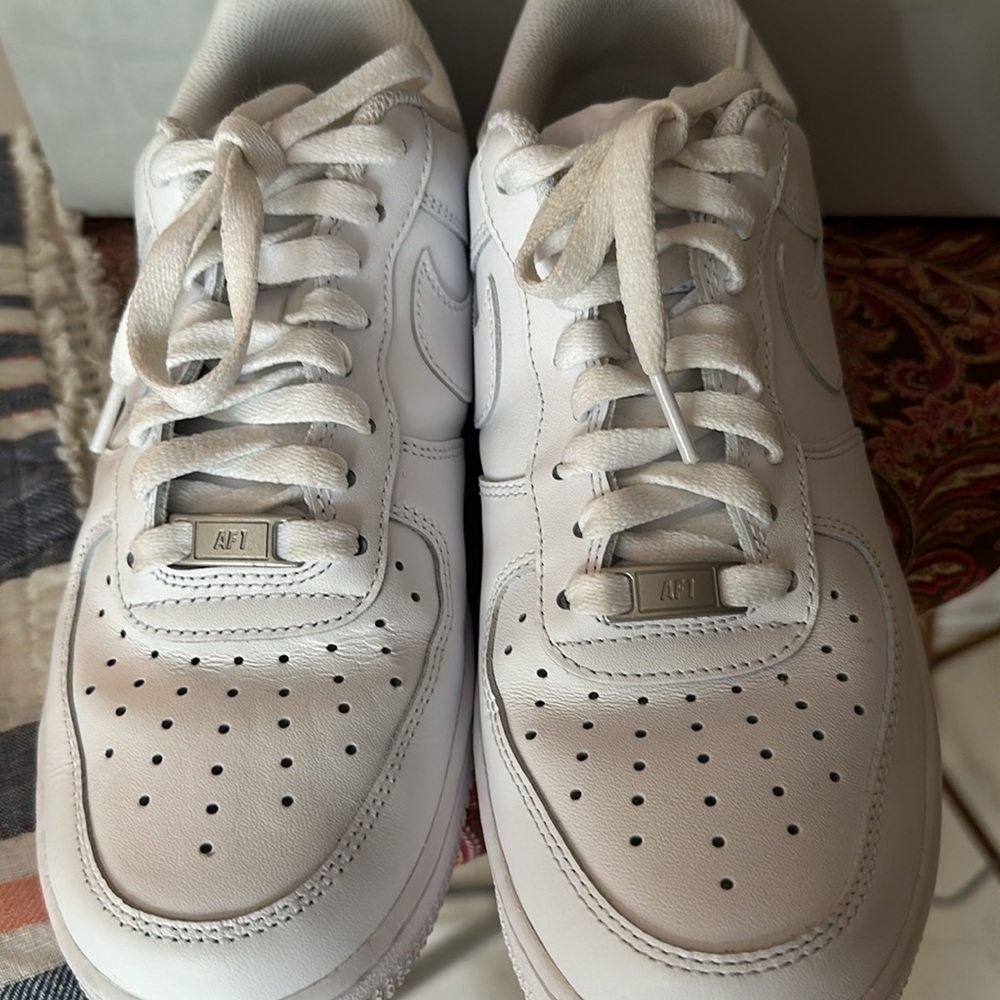 Nike Women's Air Force 1 ‘07 white SZ 9 - Picture 7 of 12